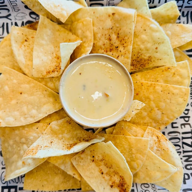 Queso Blanco & Chips (Personal).