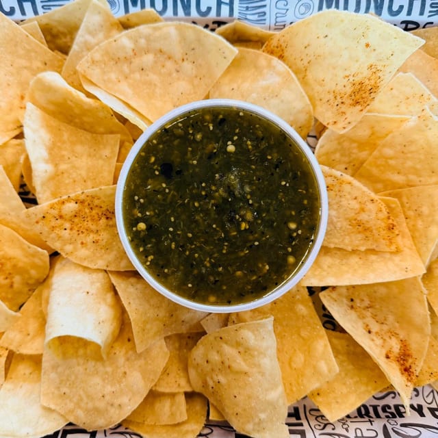 Salsa Verde & Chips (Sharable).